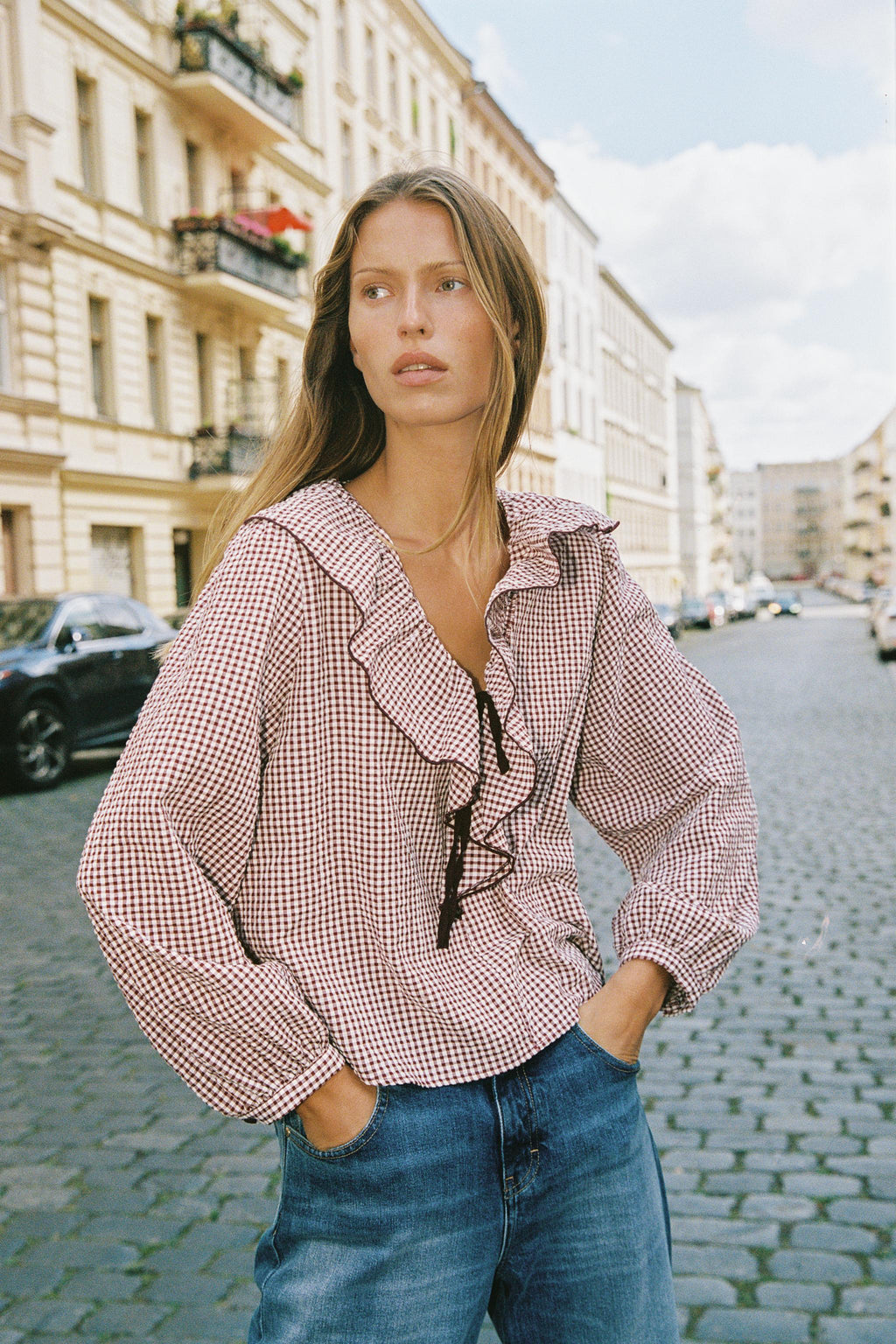 Blouse vichy à volants et col lacé